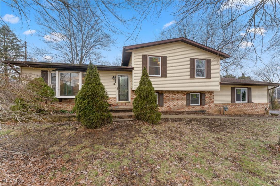 2971 Mogadore RD, Akron, OH 44312