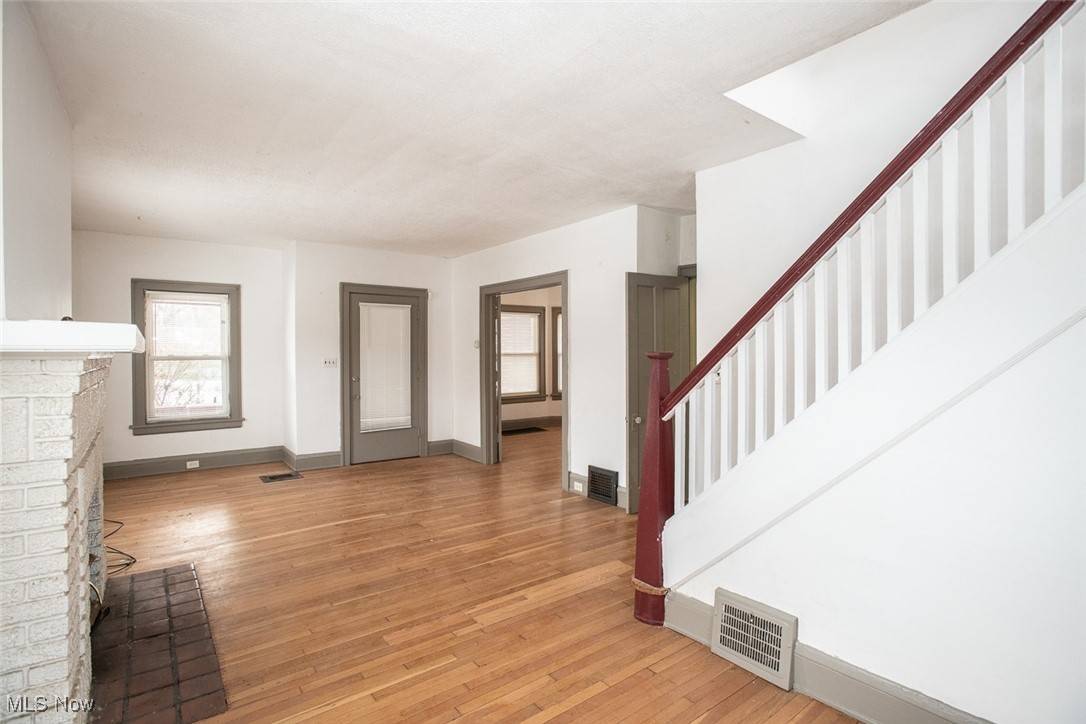 Cleveland Heights, OH 44118,1671 Lee RD