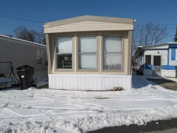 Wickliffe, OH 44092,30335 Euclid Avenue #35