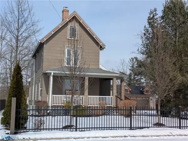 Jefferson, OH 44047,11, 17 W Walnut ST
