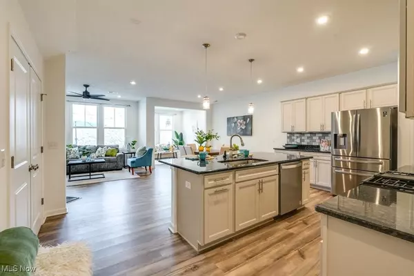 Aurora, OH 44202,855-2 Dipper LN