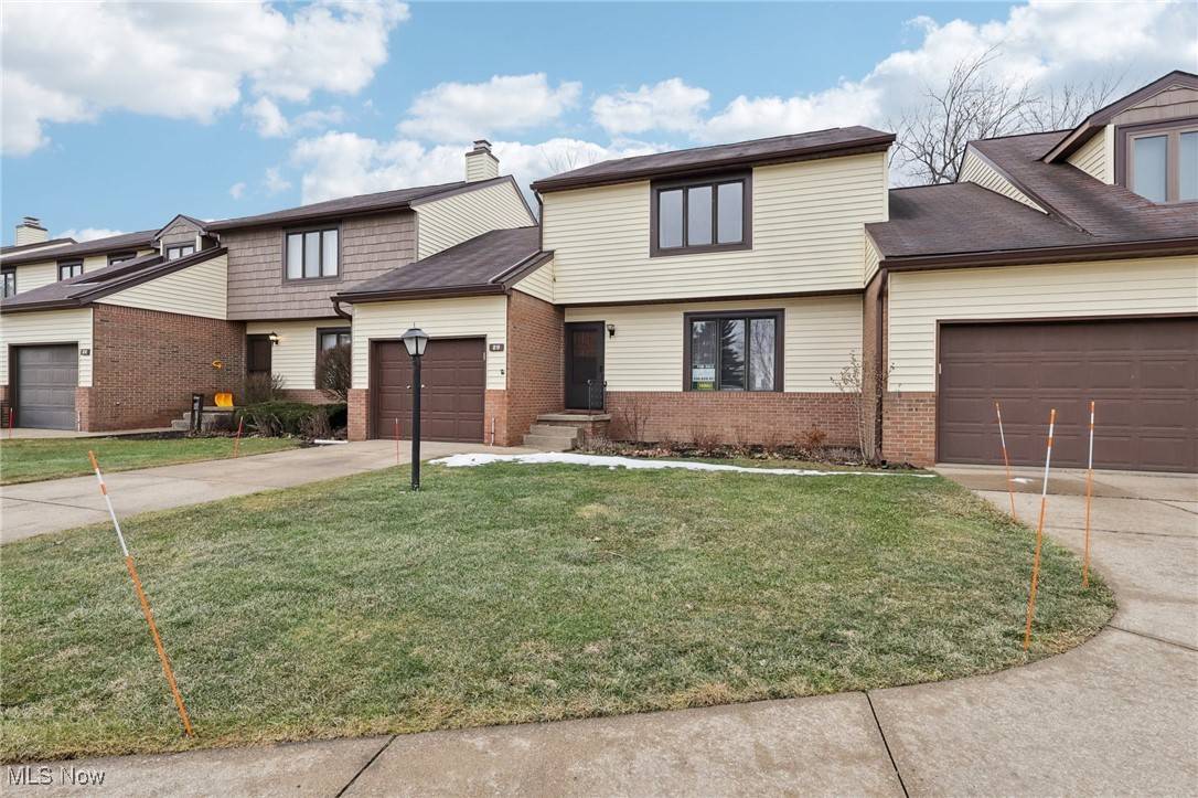 29 Tudor LN,  Kent,  OH 44240