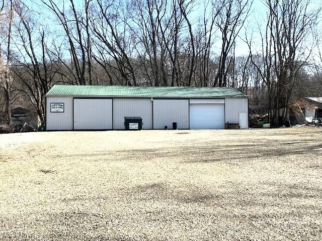 2065 Warren AVE, Akron, OH 44320