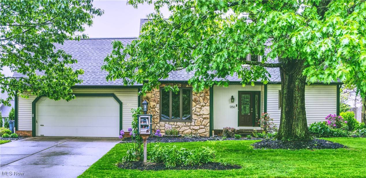 1350 Farrell ST SE, North Canton, OH 44720