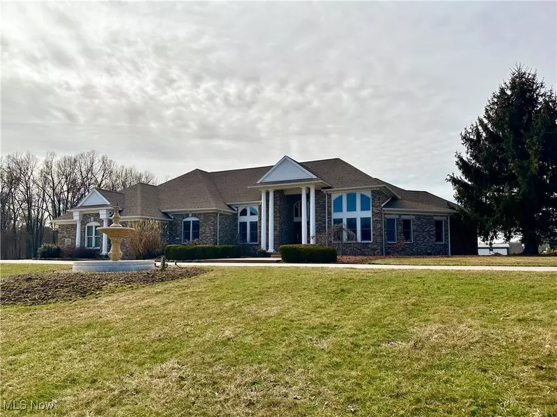 3304 Austintown Warren RD, Mineral Ridge, OH 44440