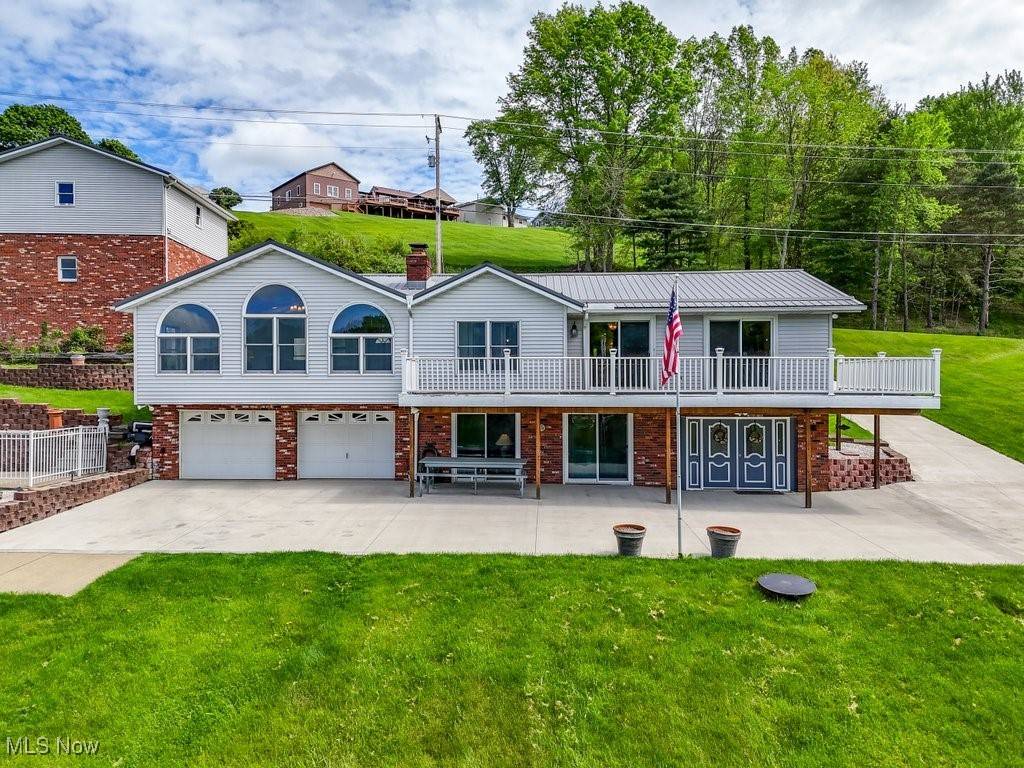 382 E Mohawk DR, Malvern, OH 44644