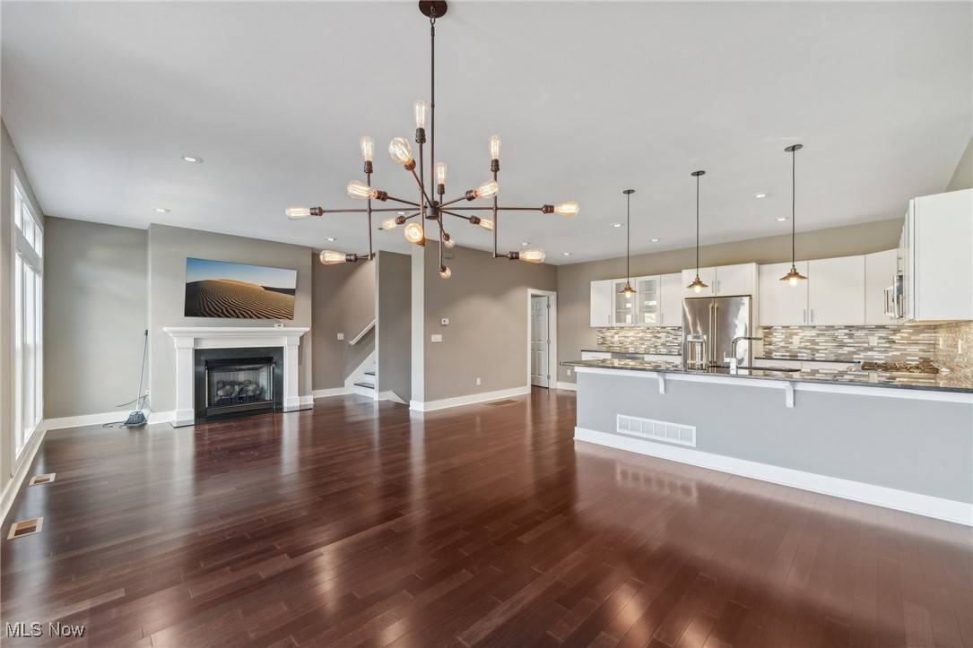 Westlake, OH 44145,127 Vine ST #50