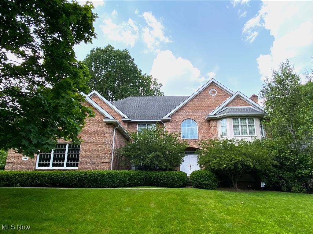 834 Eaton Park LN, Akron, OH 44303