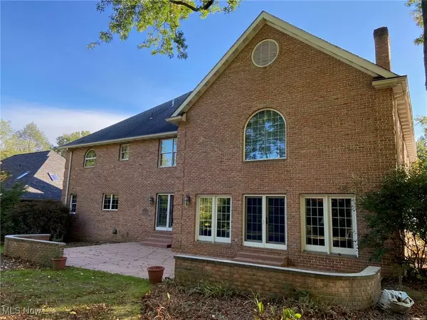 Akron, OH 44303,834 Eaton Park LN