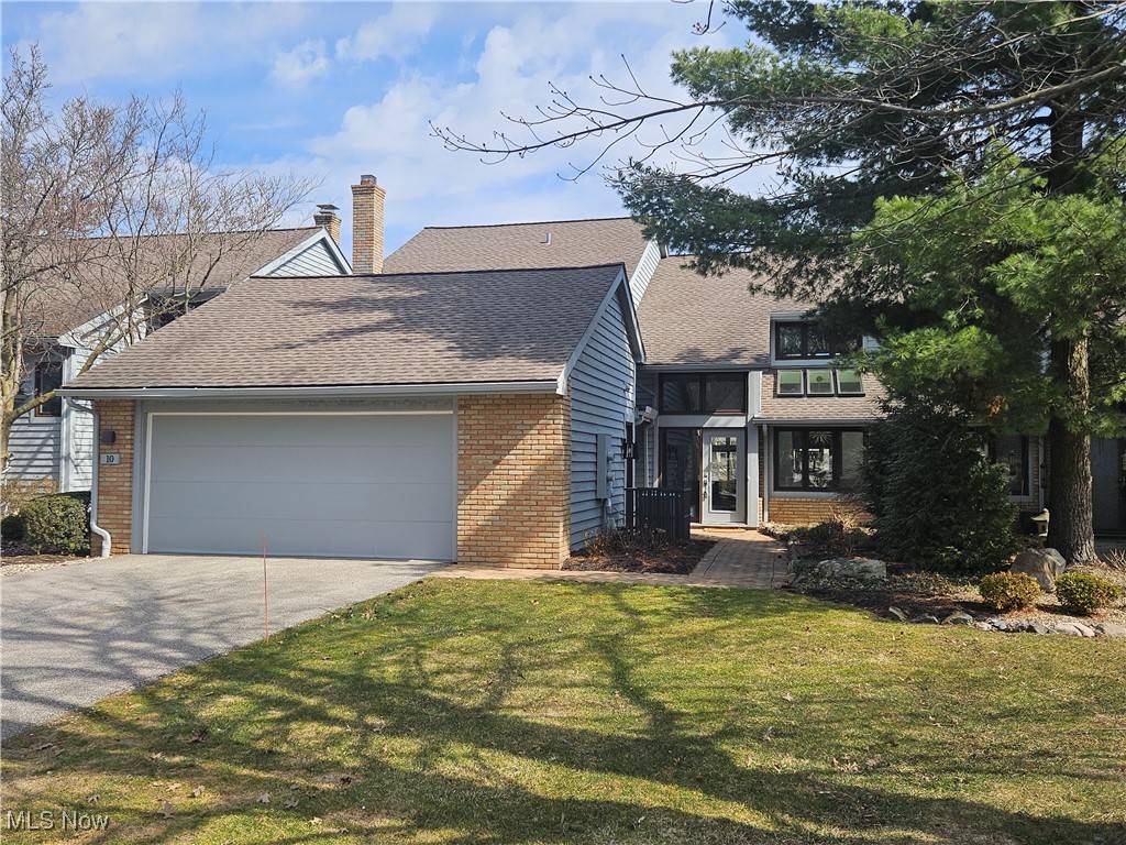 10 Kenwood CT, Beachwood, OH 44122