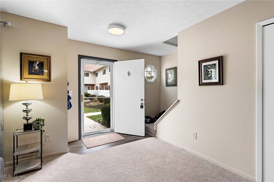 North Olmsted, OH 44070,4314 Hyde PARK #4