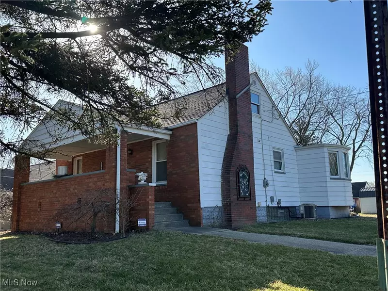2100 Lynn AVE, Youngstown, OH 44514