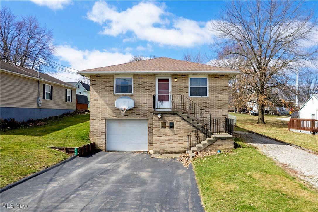 Orrville, OH 44667,335 Pearl ST