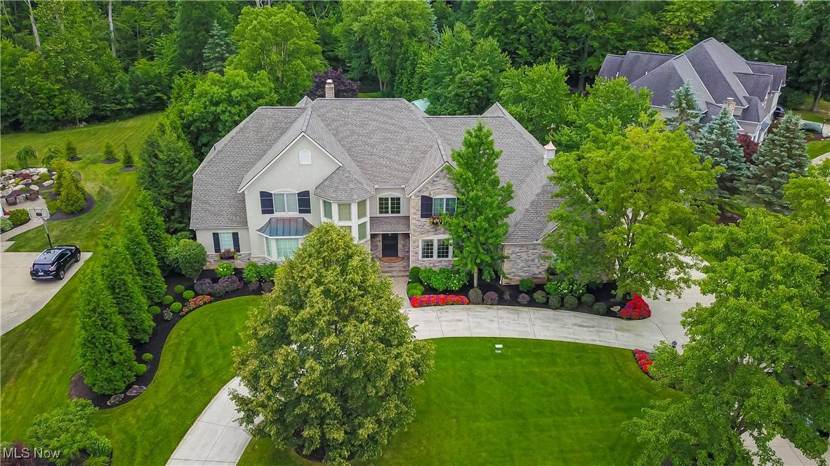 6595 Dorset LN, Solon, OH 44139