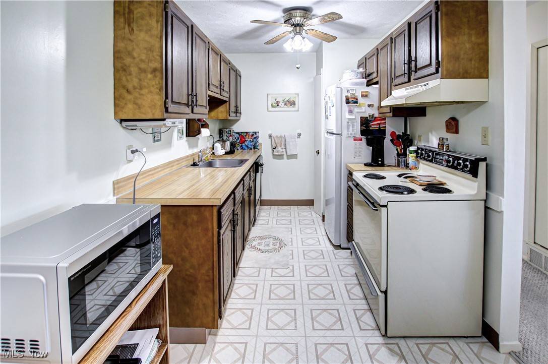 Westlake, OH 44145,2917 N Bay DR #M15