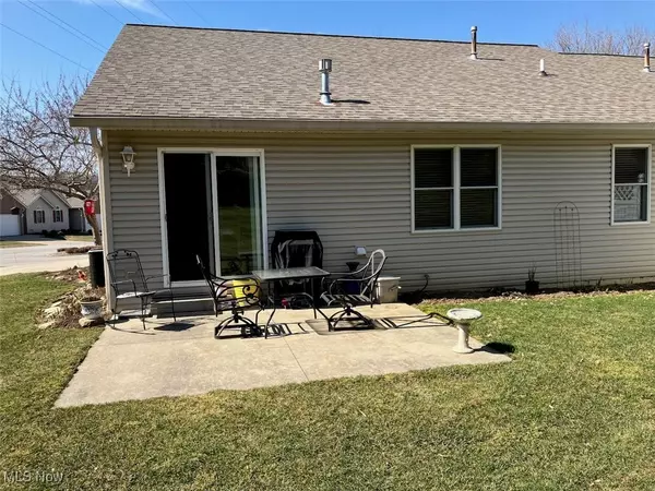 Akron, OH 44313,1477 Waters Edge DR