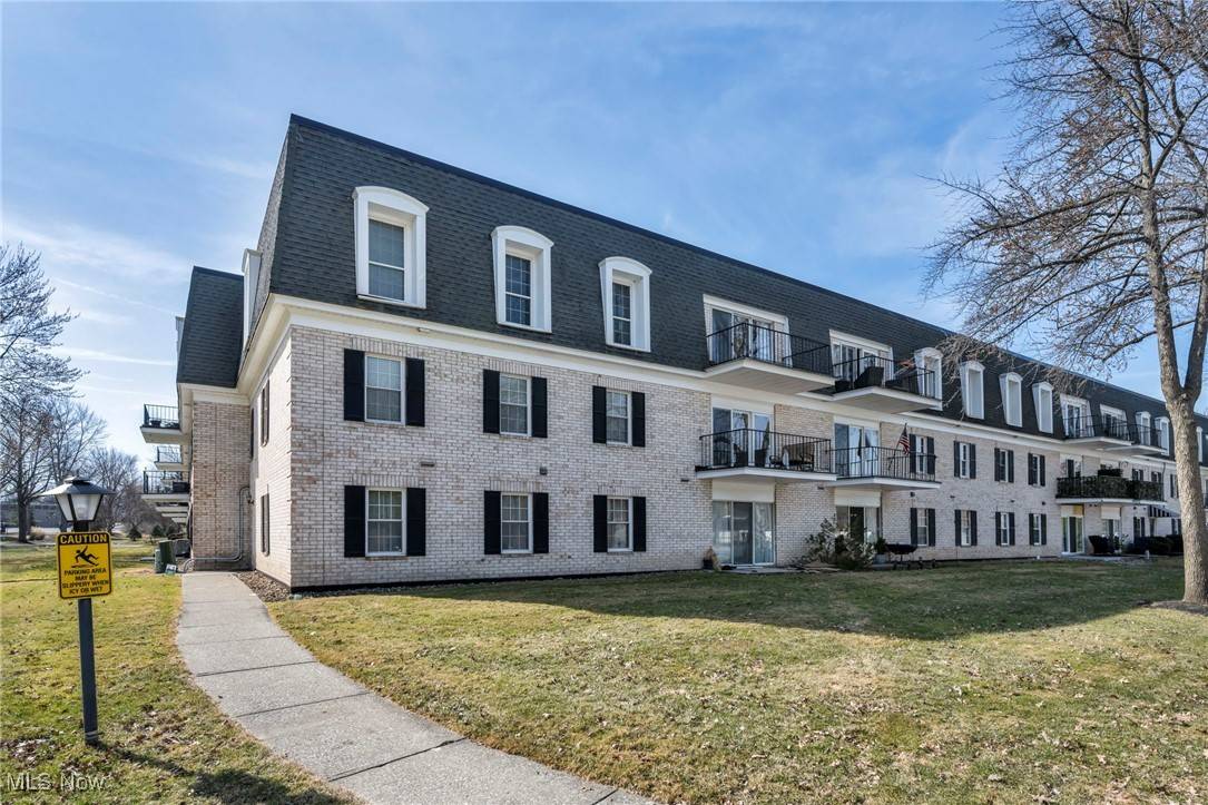 Westlake, OH 44145,1851 King James #308