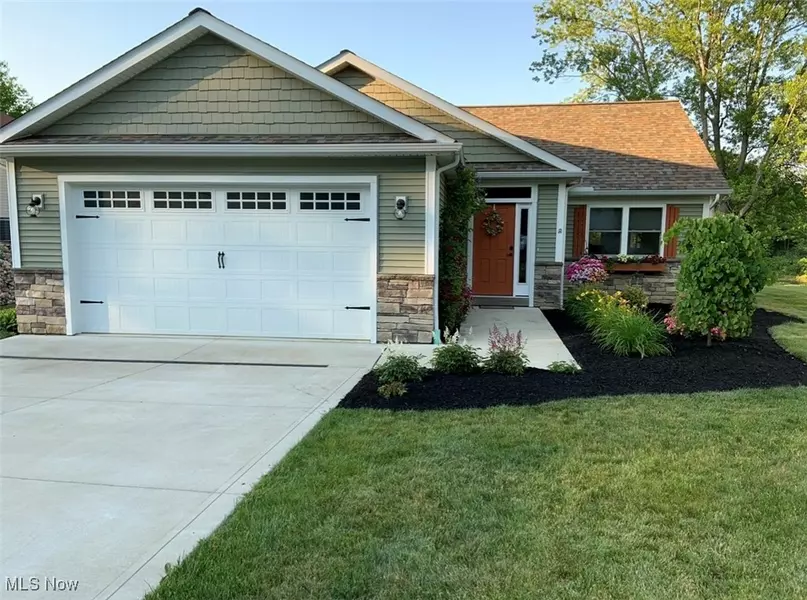 1476 Belvista CT, Roaming Shores, OH 44085