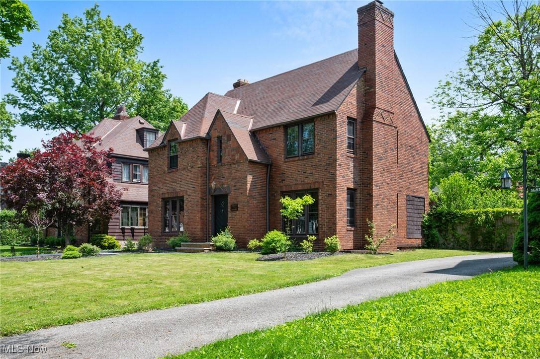 Shaker Heights, OH 44122,3677 Traver RD