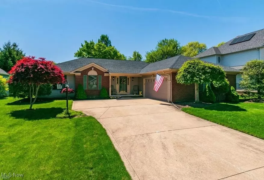 3476 Magnolia DR, Seven Hills, OH 44131