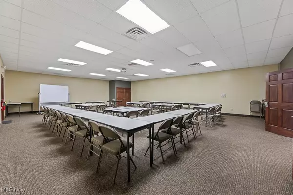 Medina, OH 44256,2425 Medina RD #209
