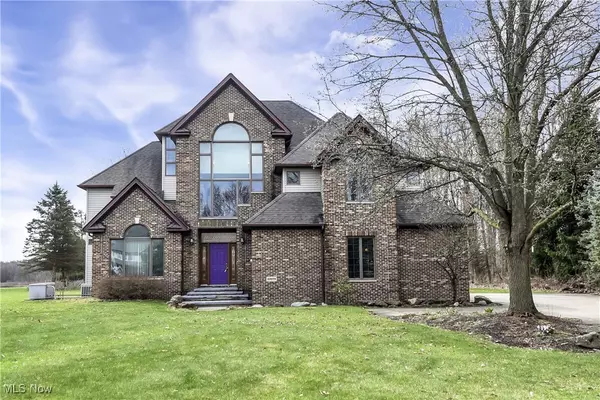 23979 W Rim DR, Columbia Station, OH 44028
