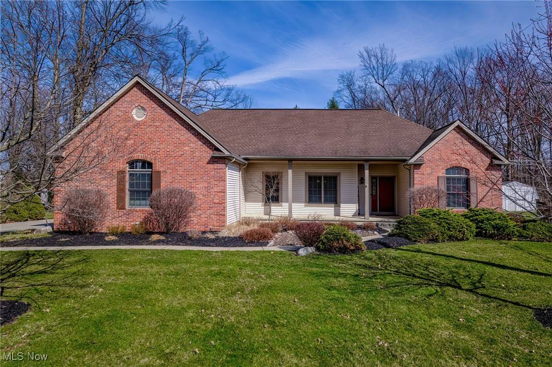 755 Blossom DR, Amherst, OH 44001