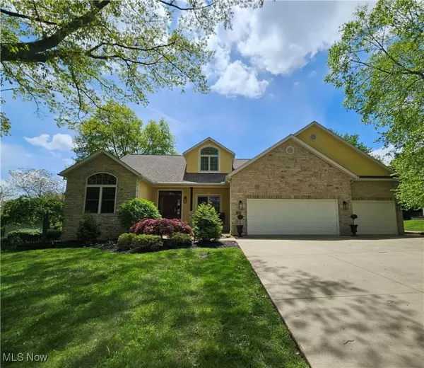 832 Greensview DR, Wooster, OH 44691