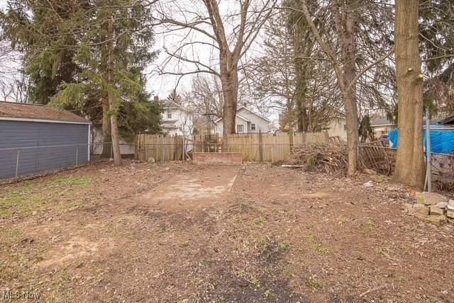Akron, OH 44305,1738 Shaw AVE