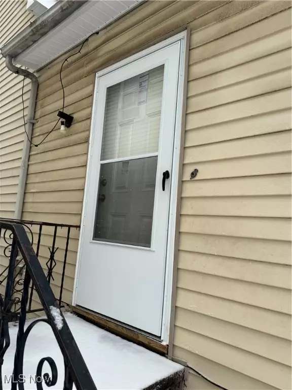 Cleveland, OH 44103,6013 Lausche AVE