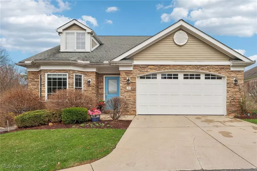 21 Bristol LN, Rocky River, OH 44116