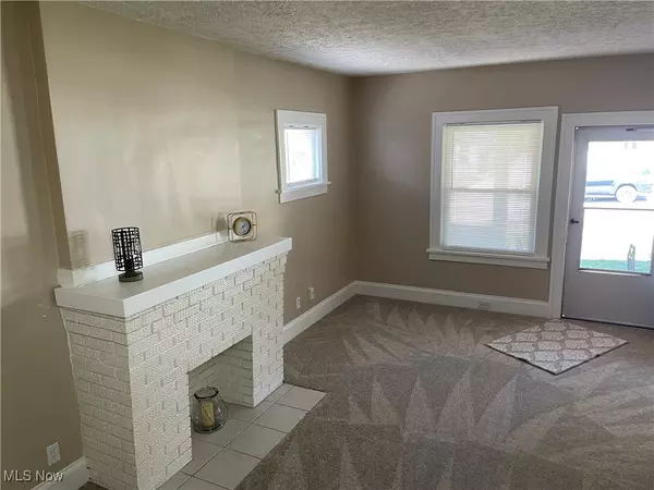 Akron, OH 44301,86 E Brookside