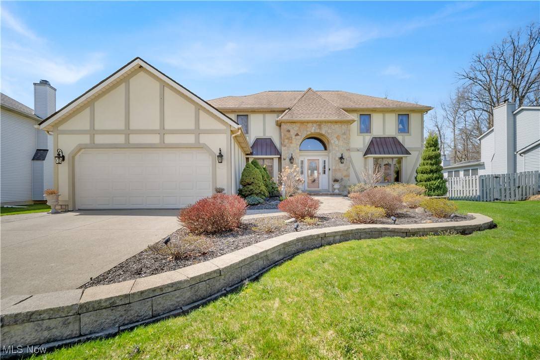 6722 Silvermound DR, Mentor, OH 44060