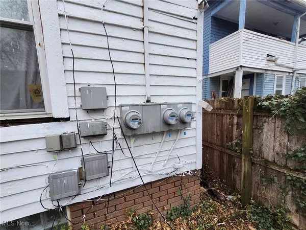 Cleveland, OH 44108,942-944 Eddy RD