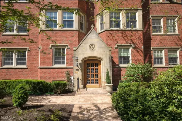 Cleveland, OH 44120,13615 Shaker BLVD #1A