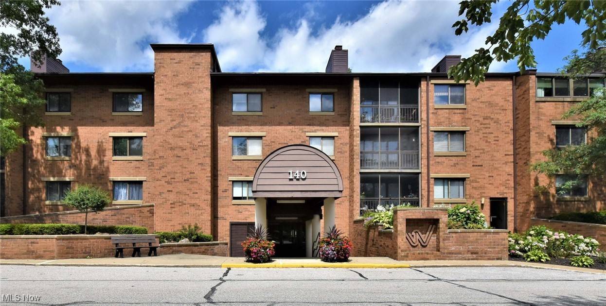 Mayfield Heights, OH 44124,140 Fox Hollow DR #408B