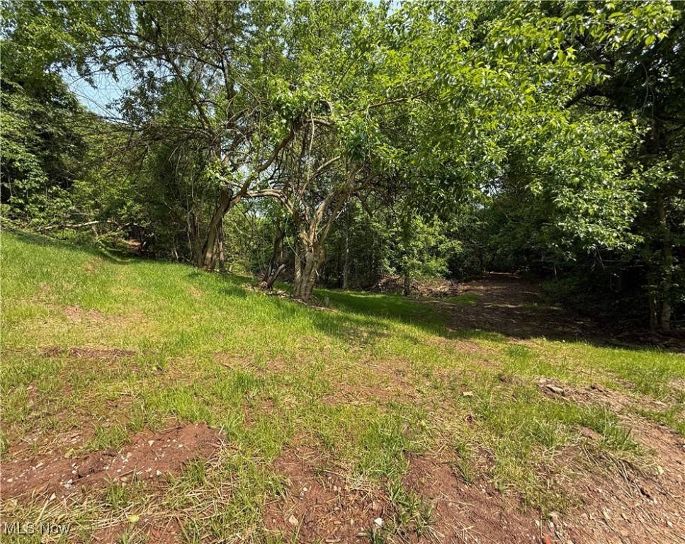 Sunset Dr, Marietta, OH 45750