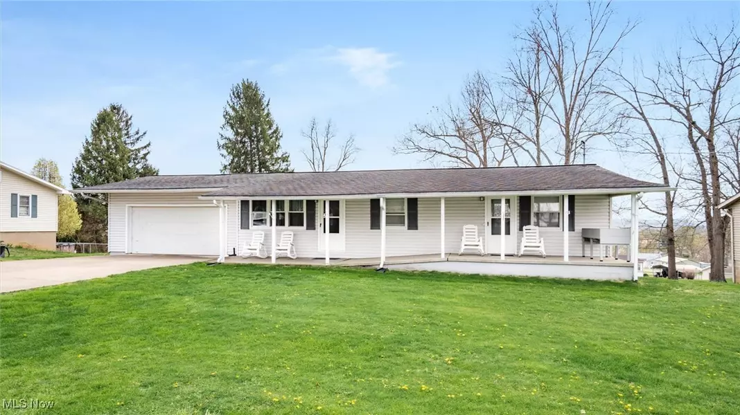 20 Juanita DR, South Zanesville, OH 43701