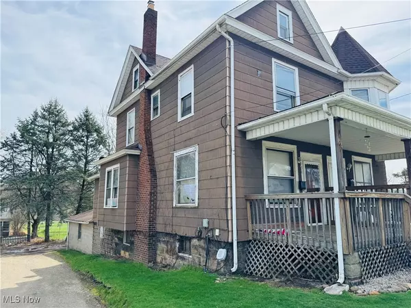 Massillon, OH 44646,932 Wales RD NE