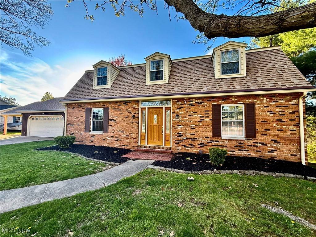 21 Ashwood DR, Vienna, WV 26105