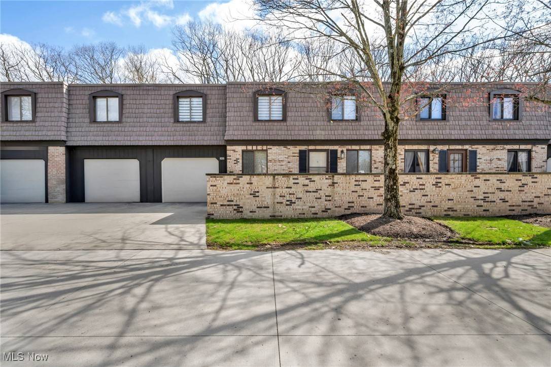 625 Tollis, Broadview Heights, OH 44147