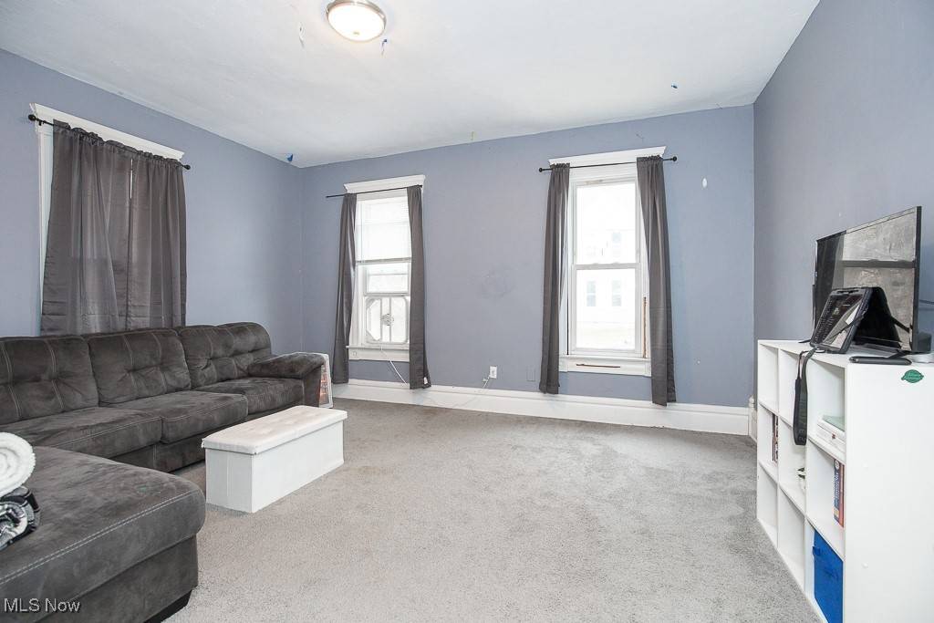 Akron, OH 44304,360 Turner ST