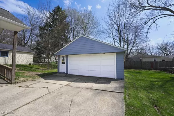 Wadsworth, OH 44281,153 Tolbert ST
