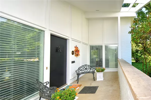 Shaker Heights, OH 44122,2680 Wadsworth RD