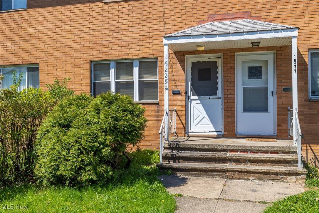 Maple Heights, OH 44137,16225 Edgewood CT