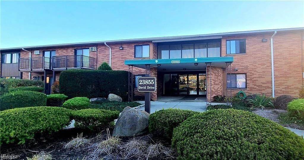 23855 David DR #105, North Olmsted, OH 44070