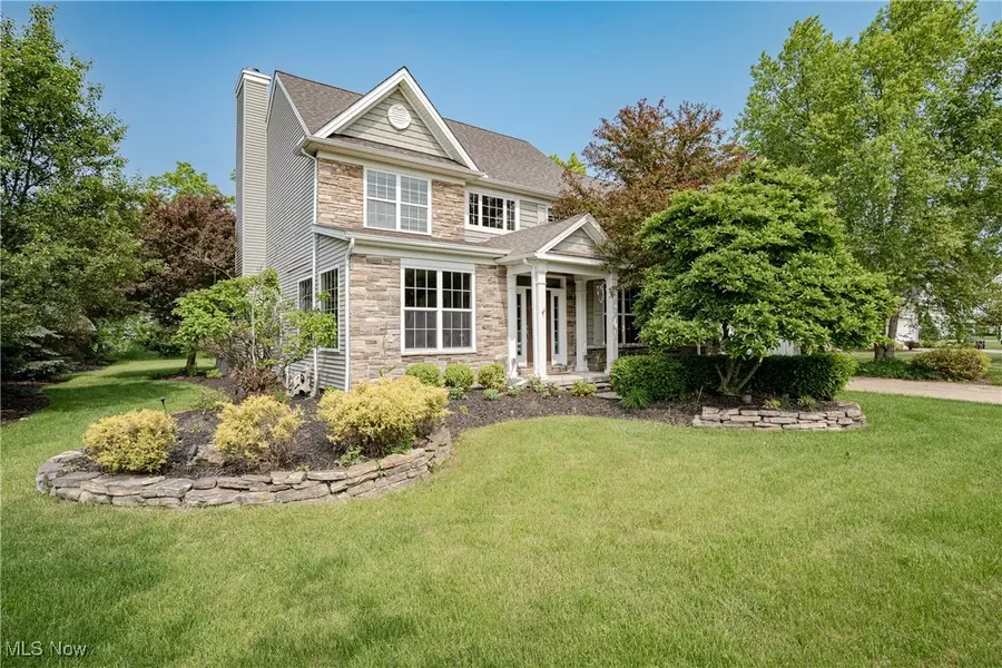 346 Waterside DR, Avon Lake, OH 44012