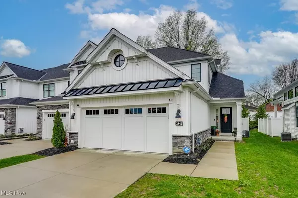 2842 Riviera DR, Fairlawn, OH 44333