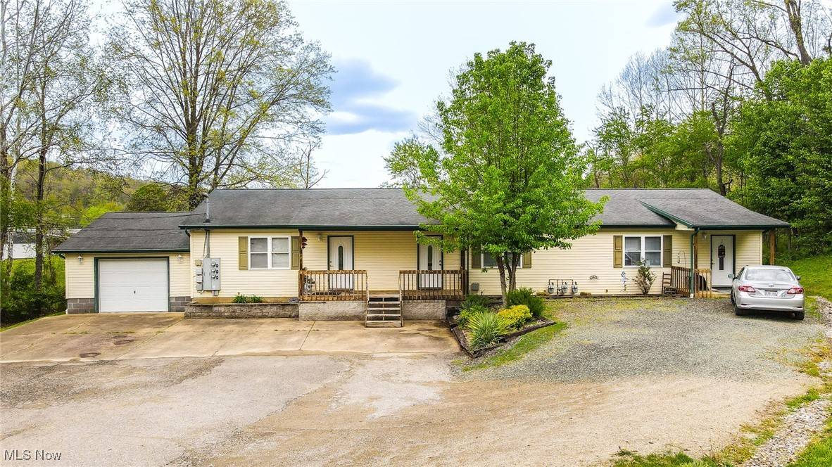 89 Rock RD, Davisville, WV 26142