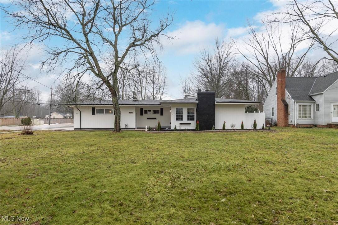 3270 Bradley RD, Westlake, OH 44145